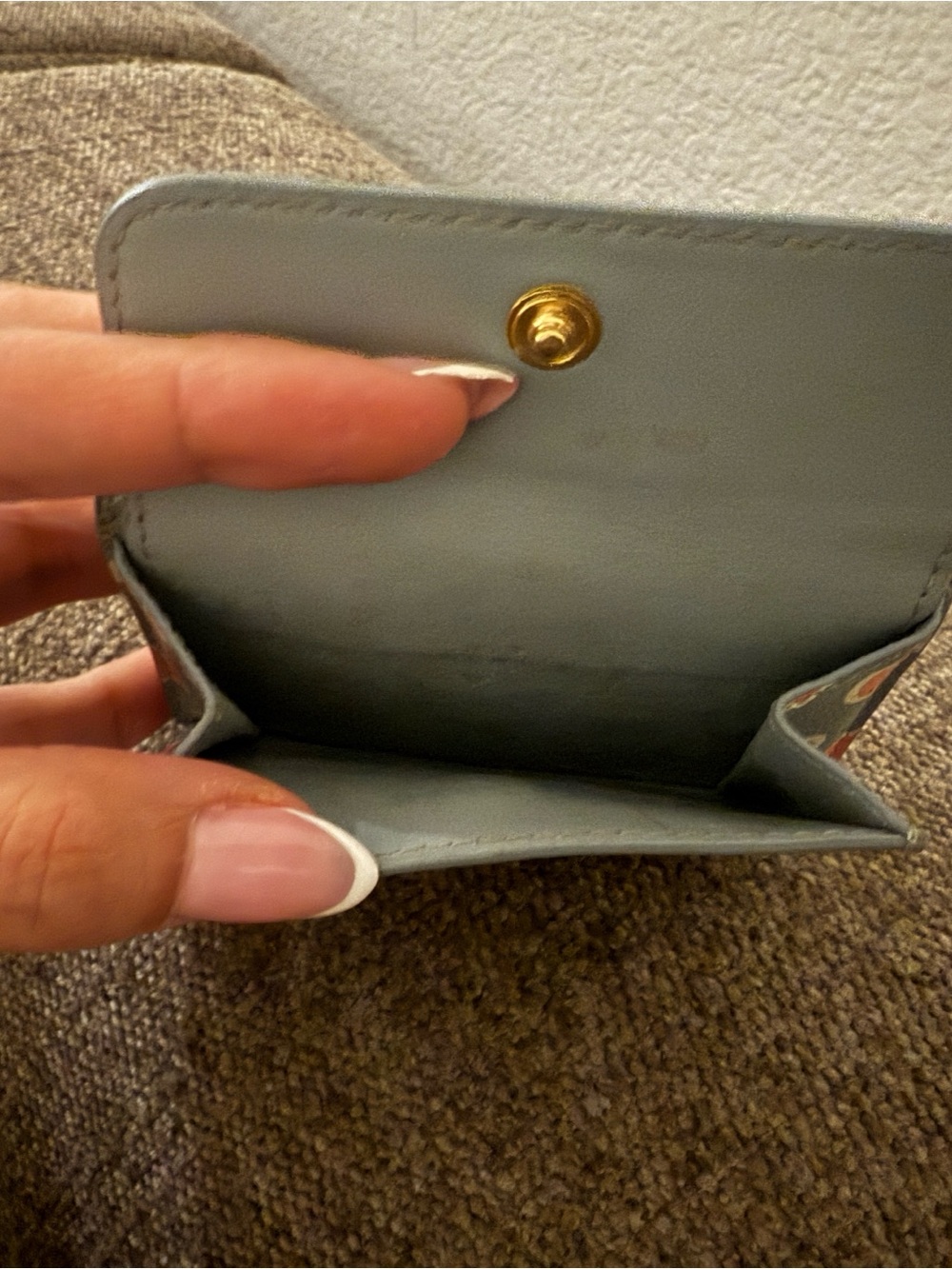 Miu Miu Blue Wallet with Pink Heart Print and Gold Logo - Picture 7 of 10